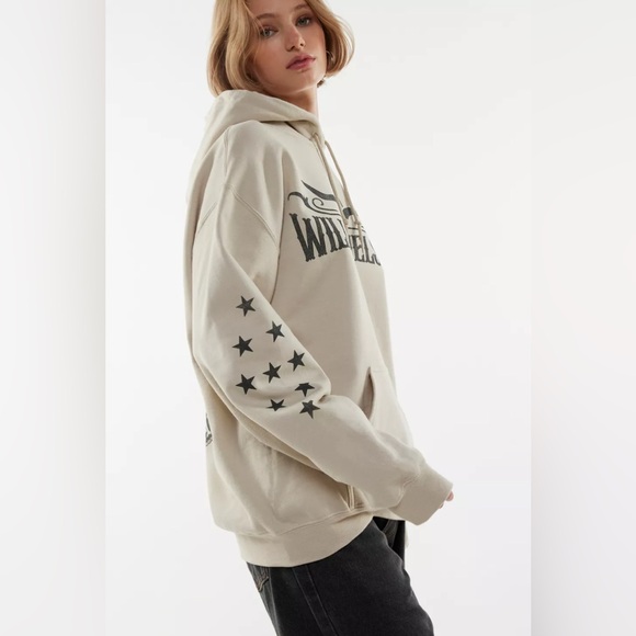 UO Willie Nelson Outlaw Graphic Hoodie Sweatshirt - Picture 5 of 5